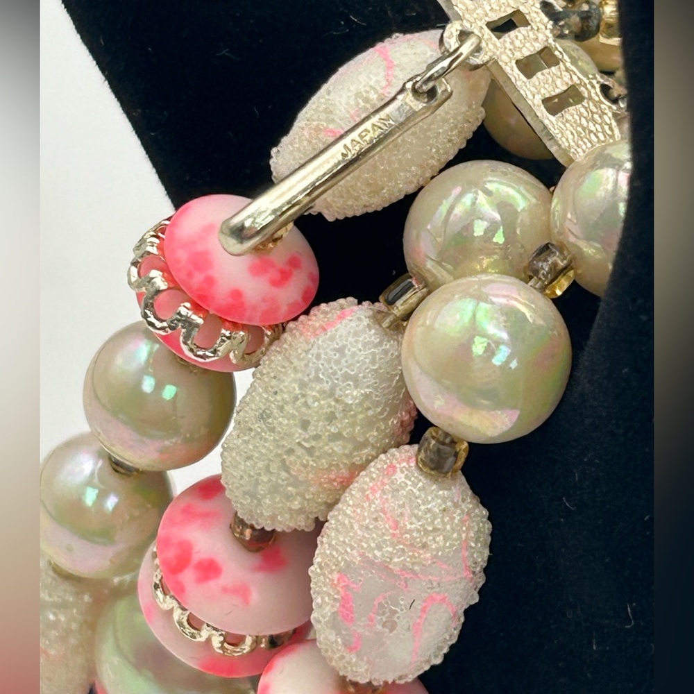Vintage Japan Frosted Pink, Cream & Silver 3 Stranded Beaded Necklace. - Picture 7 of 10